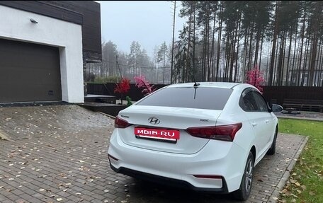 Hyundai Solaris II рестайлинг, 2017 год, 755 000 рублей, 3 фотография