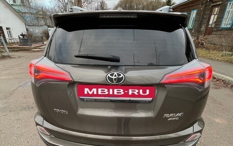 Toyota RAV4, 2016 год, 2 800 000 рублей, 2 фотография