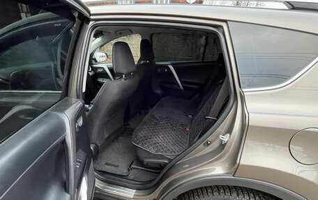 Toyota RAV4, 2016 год, 2 800 000 рублей, 16 фотография