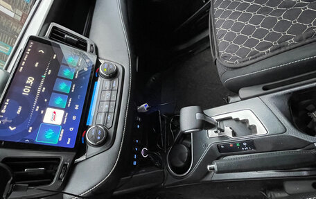 Toyota RAV4, 2016 год, 2 800 000 рублей, 21 фотография