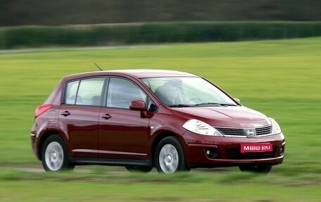 Nissan Tiida, 2011 год, 750 000 рублей, 1 фотография