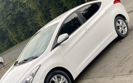 Hyundai Avante, 2012 год, 880 000 рублей, 8 фотография