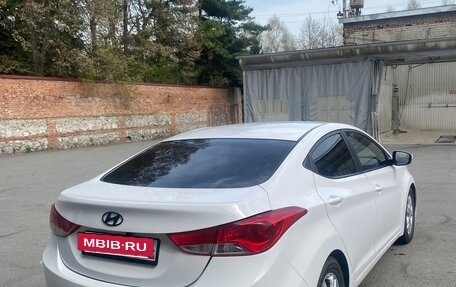 Hyundai Avante, 2012 год, 880 000 рублей, 2 фотография