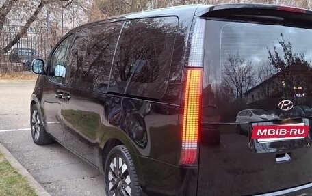 Hyundai Staria, 2022 год, 5 500 000 рублей, 2 фотография