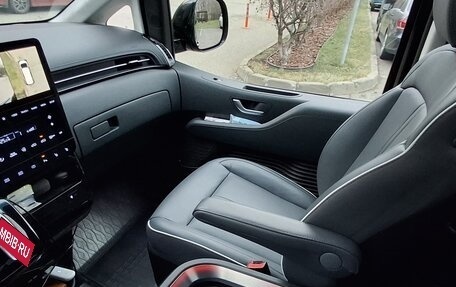 Hyundai Staria, 2022 год, 5 500 000 рублей, 24 фотография