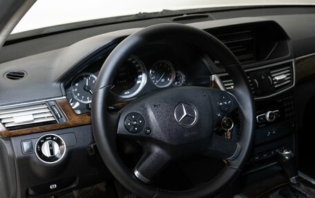 Mercedes-Benz E-Класс, 2011 год, 1 435 000 рублей, 5 фотография