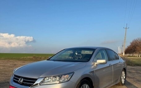 Honda Accord IX рестайлинг, 2013 год, 1 800 000 рублей, 1 фотография