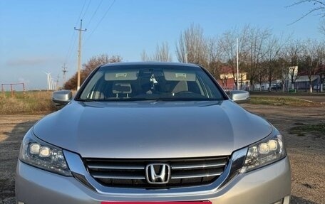 Honda Accord IX рестайлинг, 2013 год, 1 800 000 рублей, 12 фотография