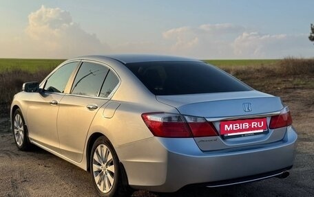Honda Accord IX рестайлинг, 2013 год, 1 800 000 рублей, 2 фотография
