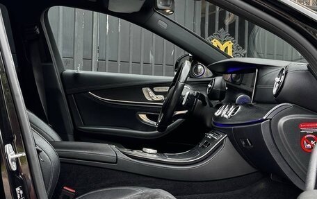 Mercedes-Benz E-Класс, 2017 год, 2 615 000 рублей, 26 фотография