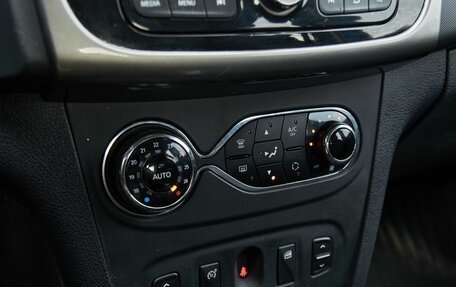 Renault Sandero II рестайлинг, 2017 год, 1 048 000 рублей, 6 фотография