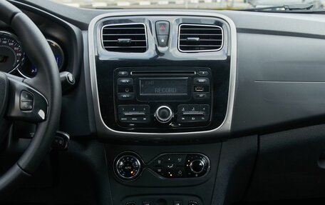 Renault Sandero II рестайлинг, 2017 год, 1 048 000 рублей, 14 фотография