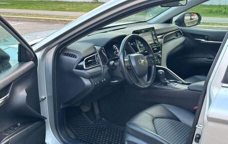 Toyota Camry, 2021 год, 2 370 000 рублей, 8 фотография