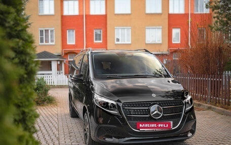 Mercedes-Benz V-Класс, 2024 год, 10 200 000 рублей, 4 фотография