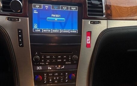 Cadillac Escalade III, 2012 год, 1 750 000 рублей, 12 фотография