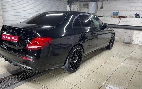 Mercedes-Benz E-Класс, 2018 год, 2 350 000 рублей, 2 фотография