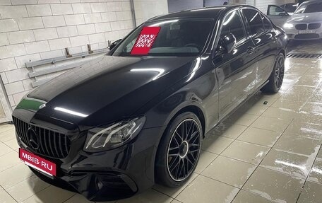 Mercedes-Benz E-Класс, 2018 год, 2 350 000 рублей, 4 фотография