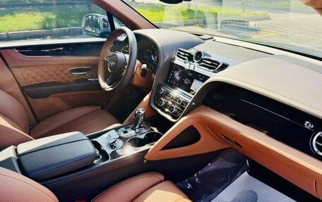 Bentley Bentayga I, 2022 год, 20 890 000 рублей, 12 фотография