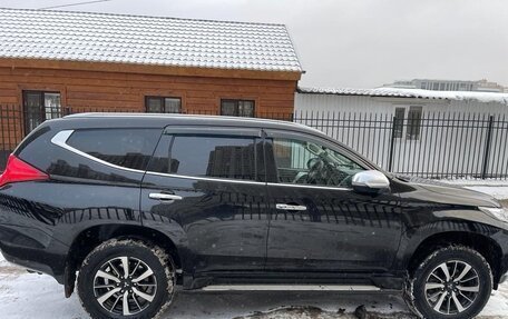 Mitsubishi Pajero Sport III рестайлинг, 2019 год, 2 900 000 рублей, 4 фотография