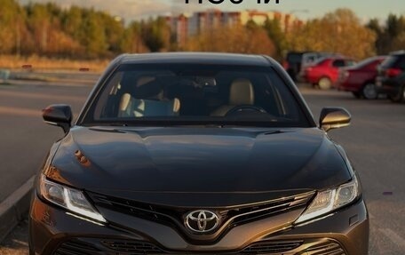 Toyota Camry, 2018 год, 2 490 000 рублей, 1 фотография