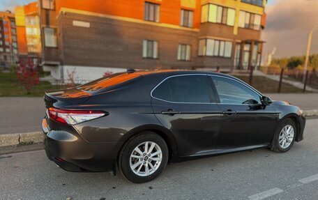 Toyota Camry, 2018 год, 2 490 000 рублей, 3 фотография