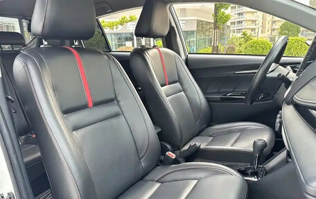 Toyota Yaris XP150 рестайлинг, 2022 год, 1 050 099 рублей, 10 фотография