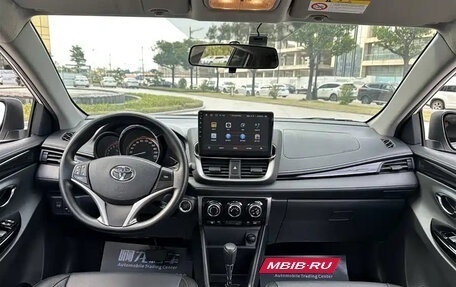 Toyota Yaris XP150 рестайлинг, 2022 год, 1 050 099 рублей, 12 фотография