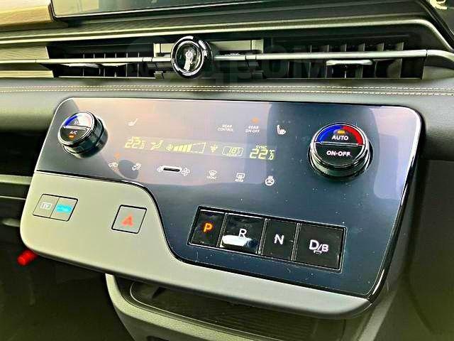 Nissan Serena V, 2022 год, 2 700 000 рублей, 3 фотография