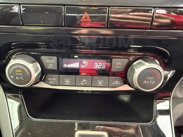 Toyota Voxy III, 2020 год, 1 915 947 рублей, 2 фотография