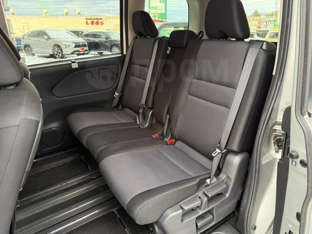 Toyota Voxy III, 2020 год, 1 915 947 рублей, 5 фотография