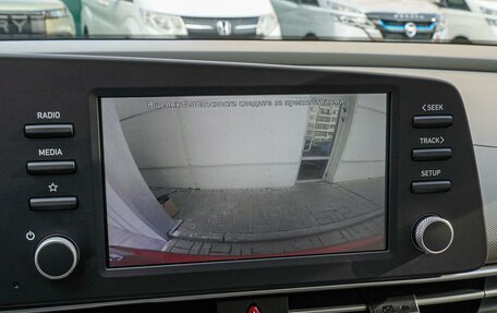 Hyundai Elantra, 2021 год, 2 130 000 рублей, 15 фотография