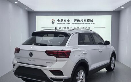 Volkswagen T-Roc I, 2022 год, 1 680 355 рублей, 2 фотография