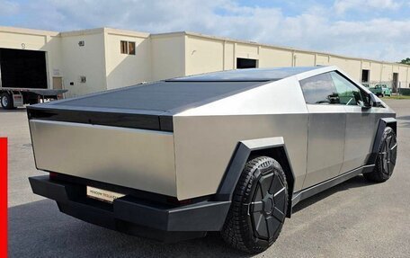 Tesla Cybertruck, 2024 год, 7 689 756 рублей, 9 фотография