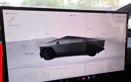 Tesla Cybertruck, 2024 год, 7 689 756 рублей, 13 фотография