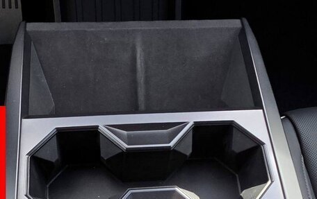 Tesla Cybertruck, 2024 год, 7 689 756 рублей, 12 фотография