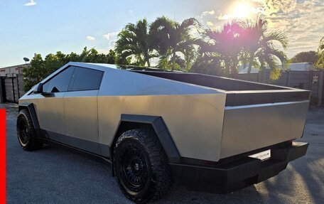 Tesla Cybertruck, 2024 год, 98 000 рублей, 3 фотография