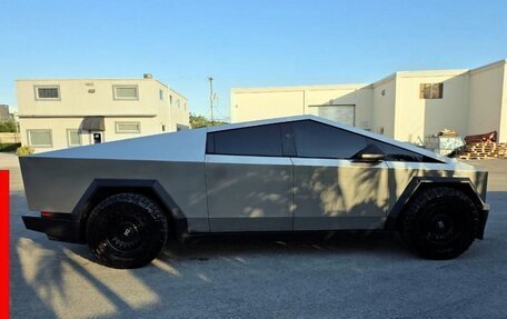 Tesla Cybertruck, 2024 год, 98 000 рублей, 8 фотография