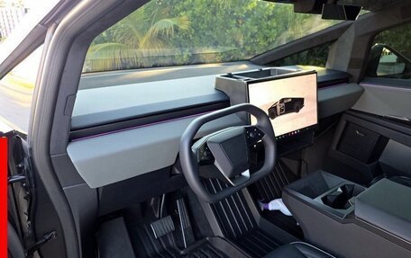 Tesla Cybertruck, 2024 год, 98 000 рублей, 16 фотография