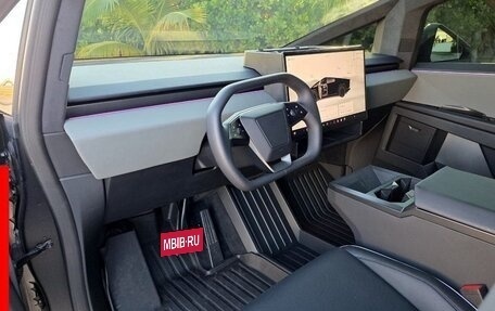 Tesla Cybertruck, 2024 год, 98 000 рублей, 15 фотография