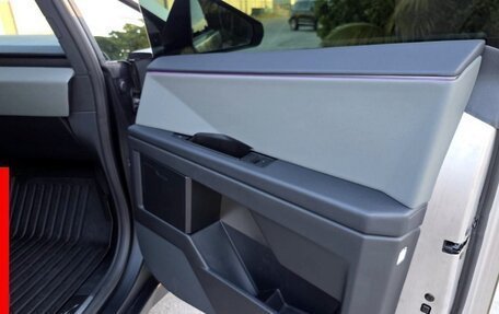 Tesla Cybertruck, 2024 год, 98 000 рублей, 19 фотография