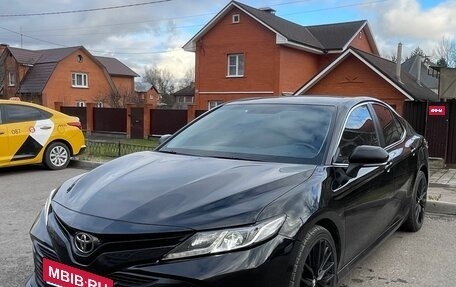 Toyota Camry, 2020 год, 2 350 000 рублей, 1 фотография