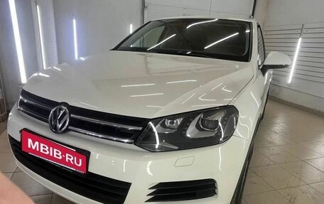 Volkswagen Touareg III, 2010 год, 1 887 000 рублей, 2 фотография