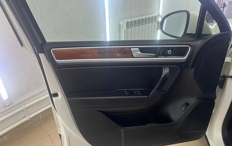 Volkswagen Touareg III, 2010 год, 1 887 000 рублей, 23 фотография