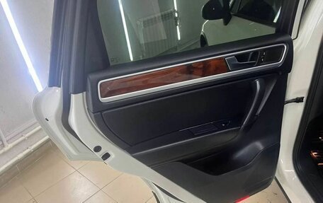 Volkswagen Touareg III, 2010 год, 1 887 000 рублей, 26 фотография