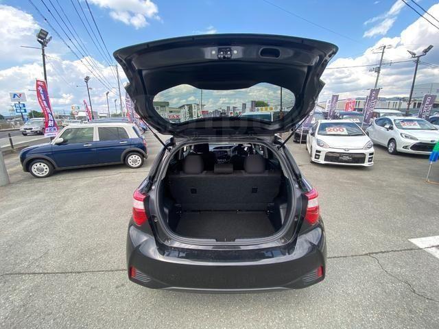 Toyota Vitz XP130 рестайлинг, 2019 год, 673 765 рублей, 6 фотография