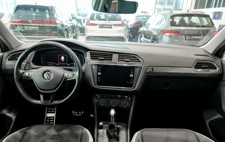 Volkswagen Tiguan II, 2018 год, 2 750 000 рублей, 17 фотография