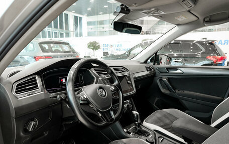 Volkswagen Tiguan II, 2018 год, 2 750 000 рублей, 20 фотография