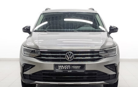 Volkswagen Tiguan II, 2022 год, 3 700 000 рублей, 2 фотография