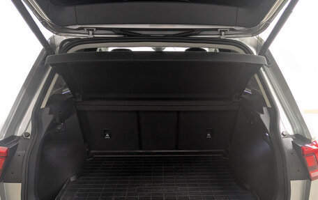 Volkswagen Tiguan II, 2022 год, 3 700 000 рублей, 10 фотография