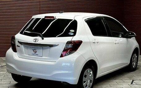 Toyota Vitz, 2013 год, 628 000 рублей, 2 фотография